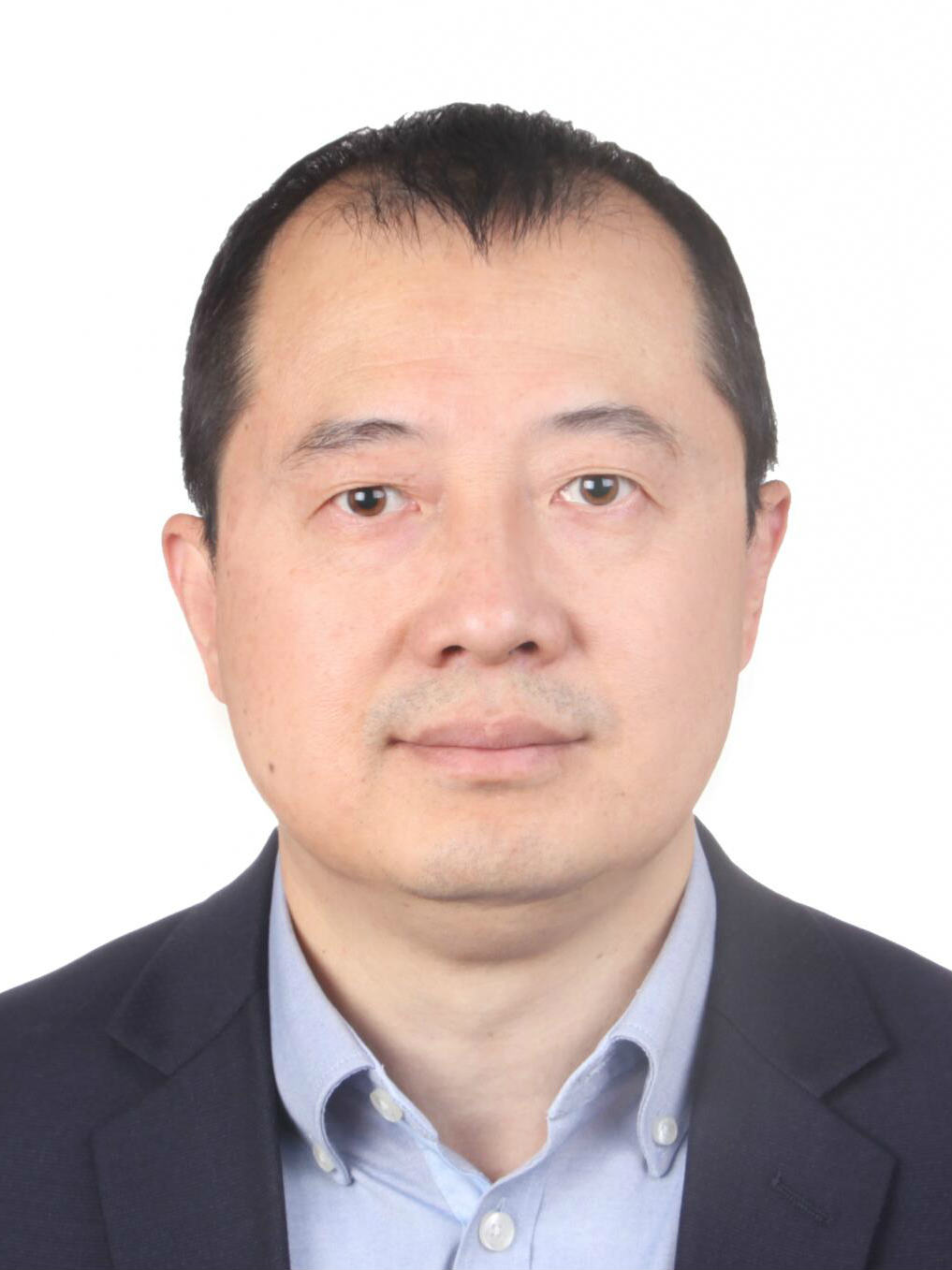 李东明